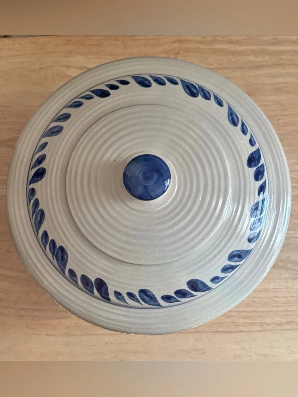 Cracker Barrel Made from Scratch Blue Vine Stoneware Covered Casserole Dish 2 Qt